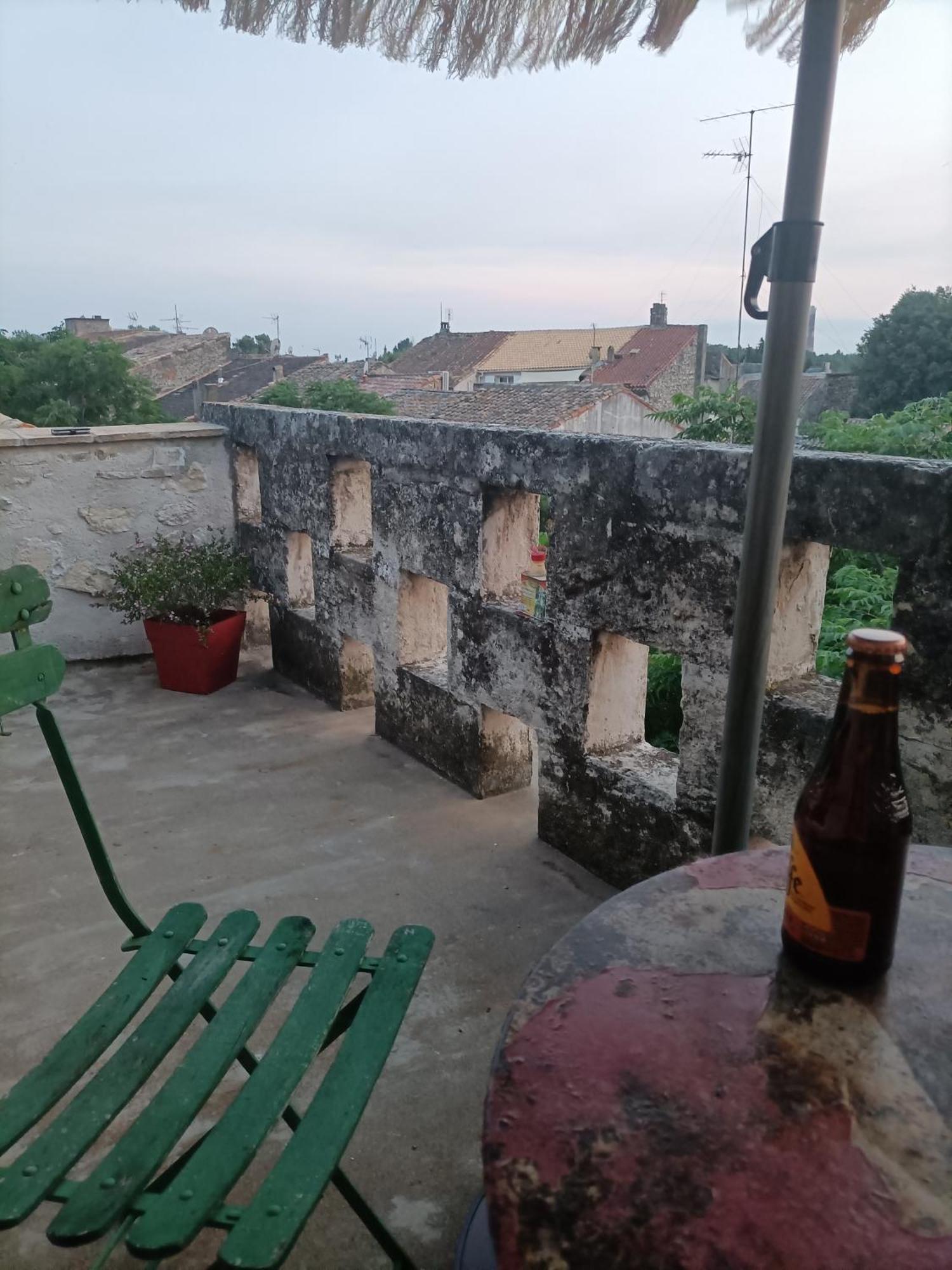 הוילה Aramon A Deux Pas D'Avignon מראה חיצוני תמונה